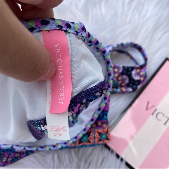 Victorias Secret halter style bikini top - Picture 2 of 4